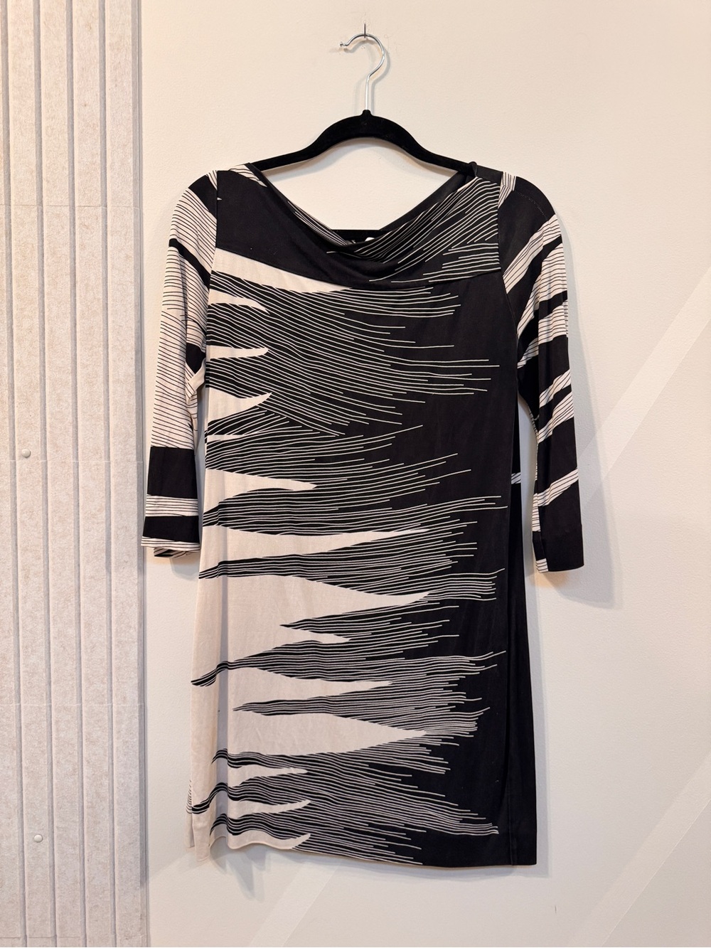 DVF Black and White Abstract Women’s Dress